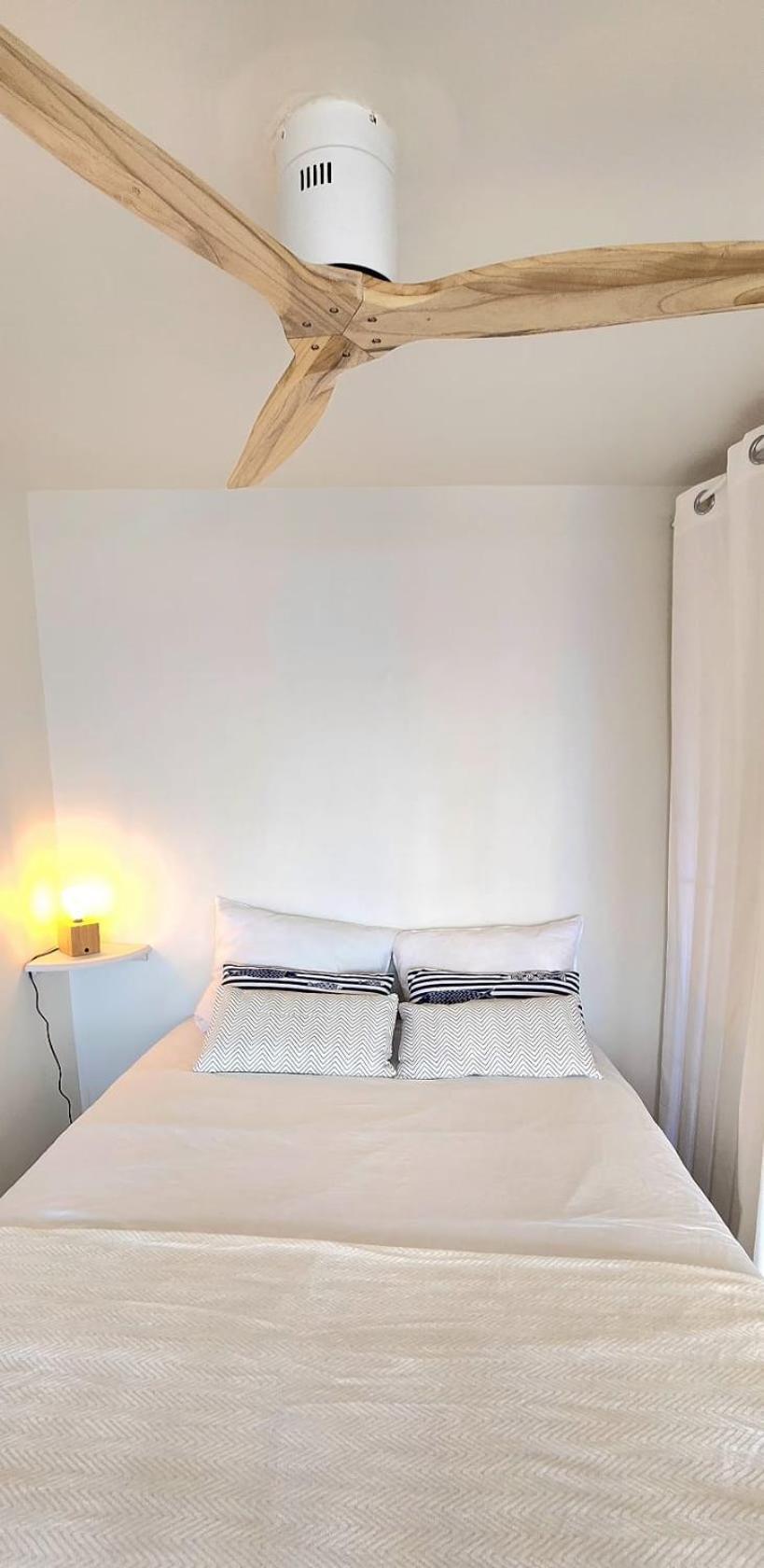 Apartment Petit Paradis Vue Mer- Et Calanques A 3 Mn Saint-Raphael (Var)